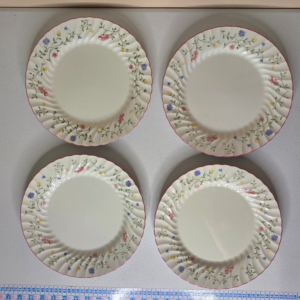 Johnson Bros Summer Chintz Dinner Plates Set of 4 10.25" Floral England Cottage
